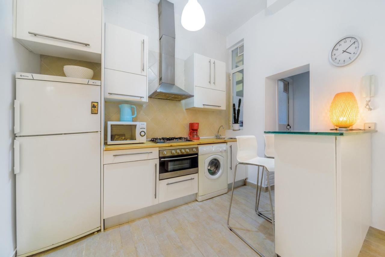 Stylish Loft At Chueca'S Heart Apartment Madrid Bagian luar foto