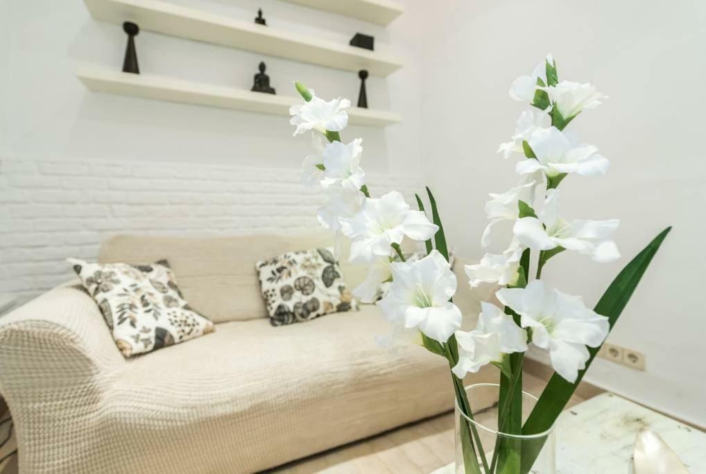 Stylish Loft At Chueca'S Heart Apartment Madrid Bagian luar foto