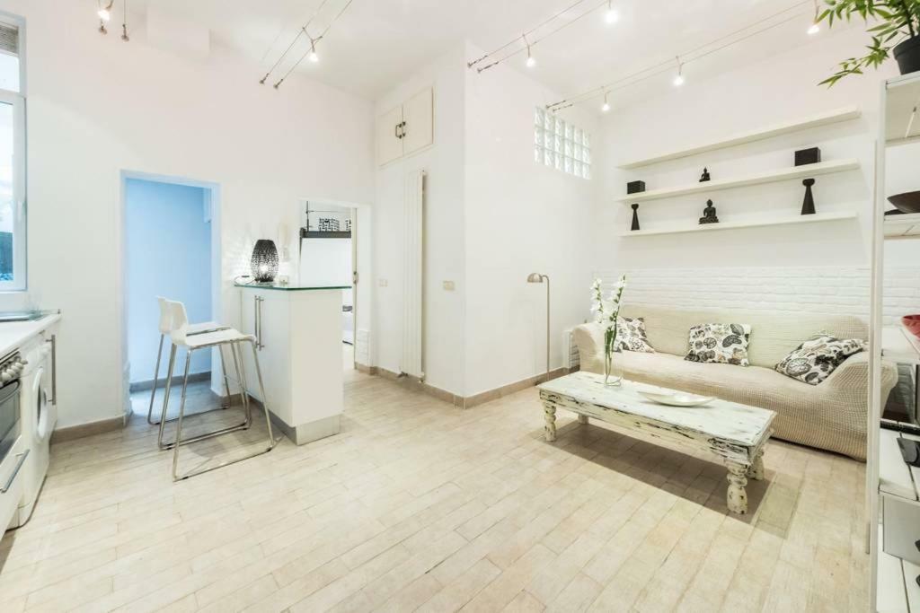 Stylish Loft At Chueca'S Heart Apartment Madrid Bagian luar foto